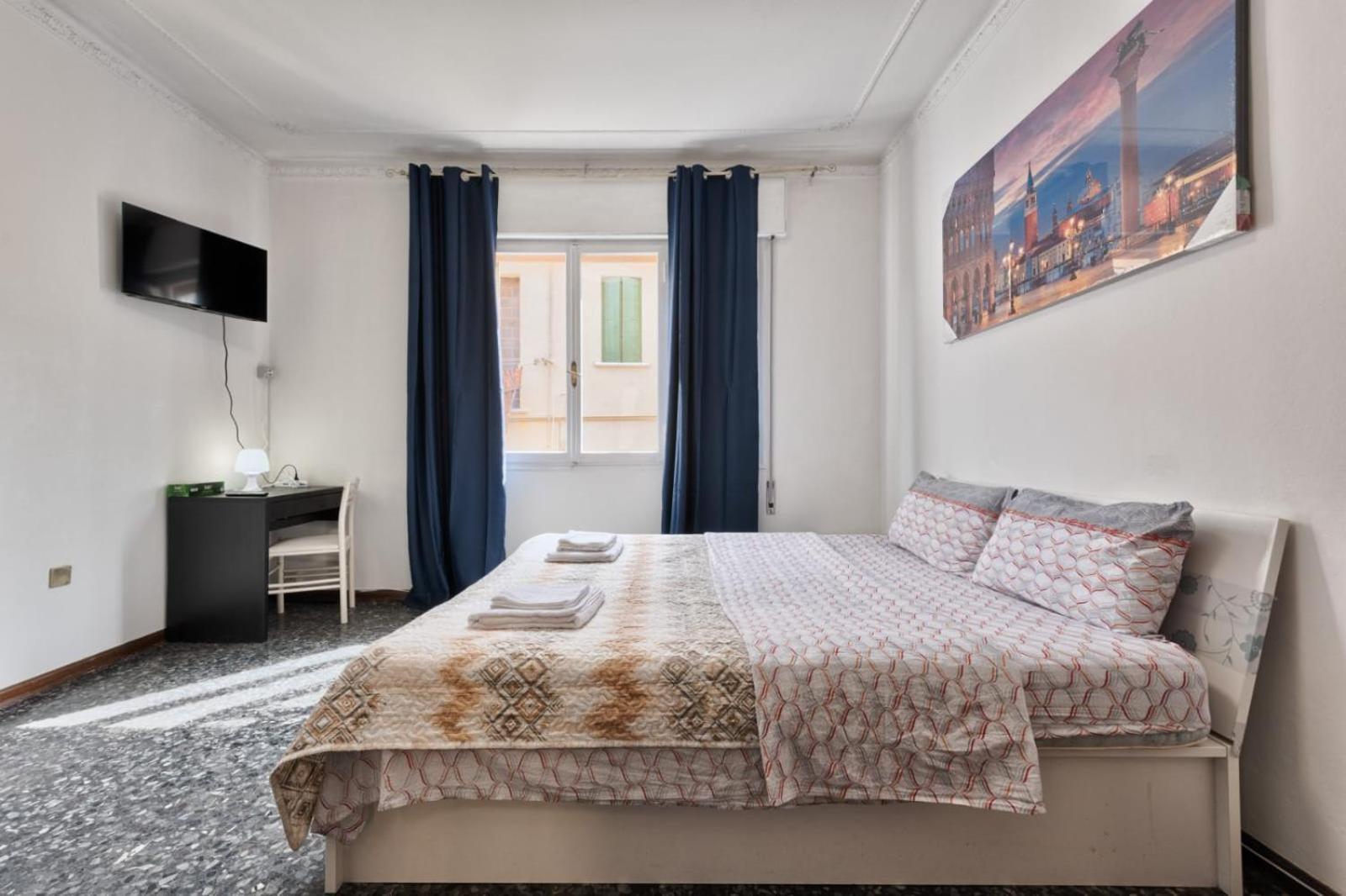 Cozy In Pensión Venecia
